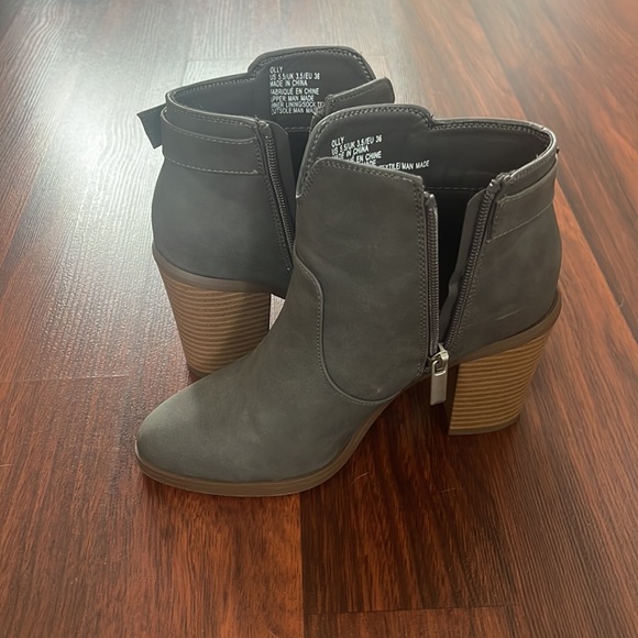 Just fab grey booties - Picture 2 of 2